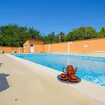 Anica 4*