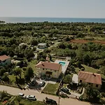 Anica 4*