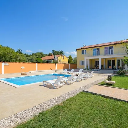 Anica Guest house