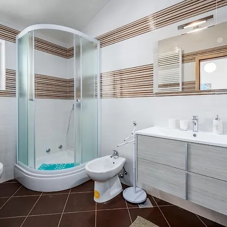 בית הארחה Anica